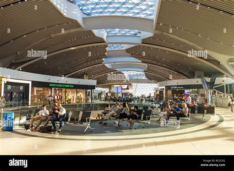 shops at rome airport